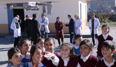 Ardahan’da köy okulu öğrencileri, ilk kez dron kullandı