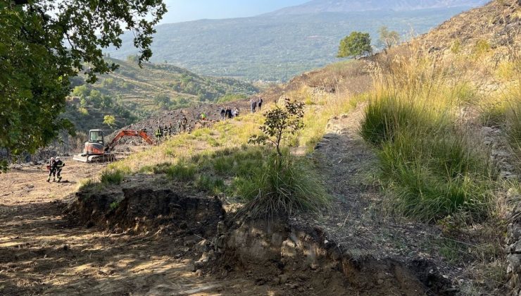 İtalya’da yere çakılan yangın söndürme uçağında 2 pilot öldü