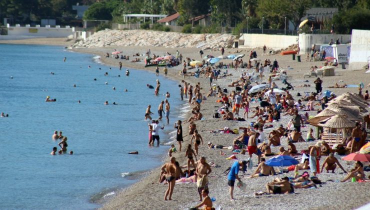 Antalya ve Bodrum’da sahiller doldu