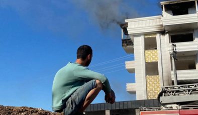 Antalya’da inşaatta çıkan yangında işçiler mahsur kaldı