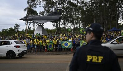 Brezilya’da Bolsonaro destekçileri orduyu darbe yapmaya çağırdı