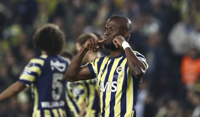 Fenerbahçe, Sivasspor’u tek golle mağlup etti