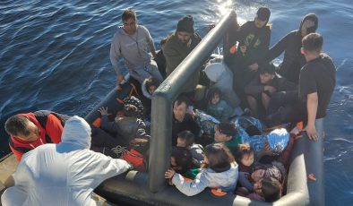 İzmir’de 130 kaçak göçmen kurtarıldı 