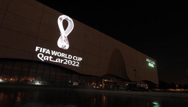 Katar’da 2022 FIFA Dünya Kupası’na hazırlık: Panolara hadis-i şerifler asıldı