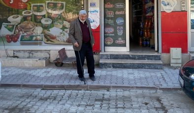 Konya’da market sahibi namaz kılarken soygun yaşadı