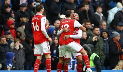 Londra derbisinde kazanan Arsenal