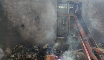 Malatya’da hırsız evi önce soydu sonra ateşe verdi