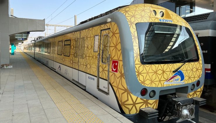 Metro konforundaki tren GAZİRAY açılıyor