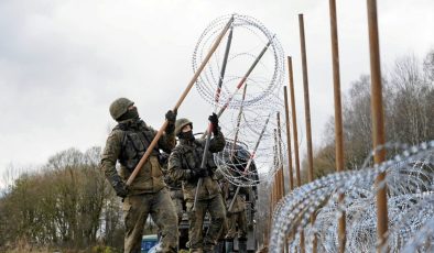 Polonya’nın Rusya sınırına jiletli tel çekme çalışması görüntülendi