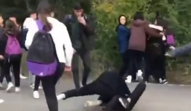 Sakarya’da kız öğrencilerin tekme tokat kavgası