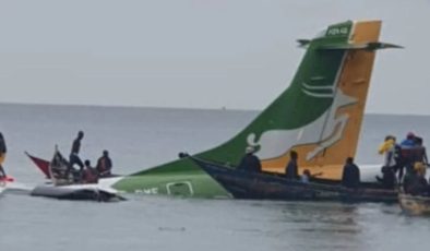 Tanzanya uçağı göle düştü