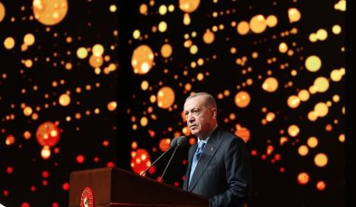 Cumhurbaşkanı Erdoğan: Türkiye Yüzyılı sanatın ve sanatçılarımızın yüzyılı olacak