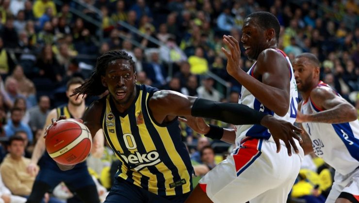 Fenerbahçe, Anadolu Efes karşısında uzatmada kazandı