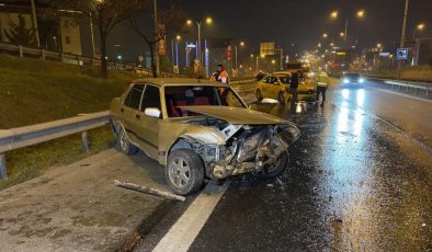 Pendik’te ehliyetsiz sürücü kazaya yaparak yaralandı