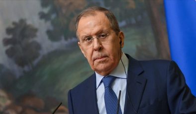 Rusya Dışişleri Bakanı Lavrov: Yunanistan S-300’leri kimseye devredemez