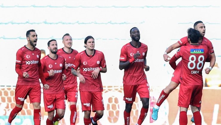 Sivasspor, Kasımpaşa’yı 2 golle geçti