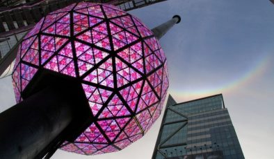 Times Meydanı Geri Sayım Topu, geleneksel yılbaşı kutlamasına hazır