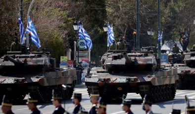 Yunanistan, İsrail’den silah tedarikini erteleme kararı aldı