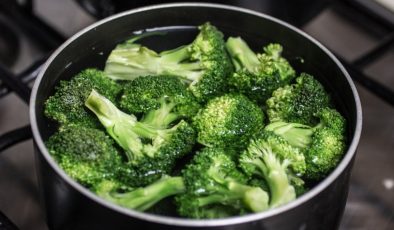 21 gün içen kurtulur! Brokoli suyunun erkeklere faydası şaşırtıyor…