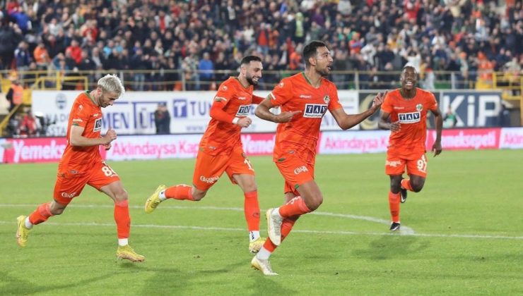 Alanyaspor, Trabzonspor’a fark attı