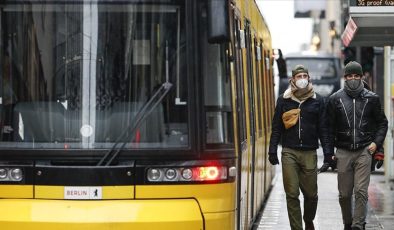 Almanya’da toplu taşımada maske zorunluluğu kalkıyor