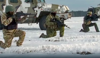 Bild: 12 bin Rus askeri, Ukrayna’ya saldırmak için Belarus’ta