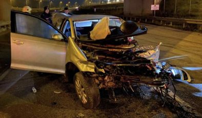 Çekmeköy’de bariyere çarpan aracın motoru yola fırladı: 3 yaralı