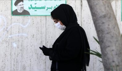 İran’da sürücülere başörtüsü mesajı uygulaması yeniden başlatıldı