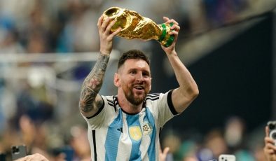 Lionel Messi’nin kaldırdığı kupa sahte çıktı