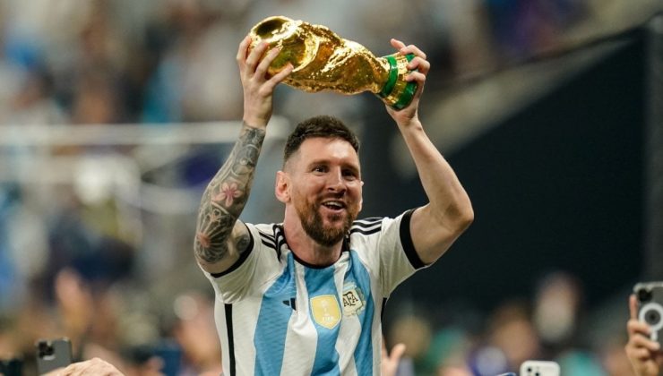 Lionel Messi’nin kaldırdığı kupa sahte çıktı