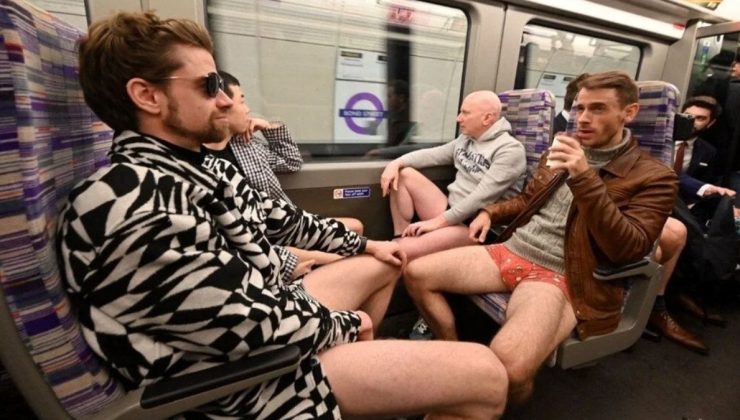 Londra’da Pantolonsuz Metro Günü etkinliği