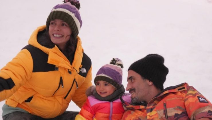 Özge Özpirinçci ailesiyle kayak tatilinde