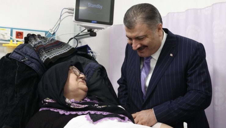 Sağlık Bakanı Koca, yılbaşında İstanbul’daki hastaneleri ziyaret etti