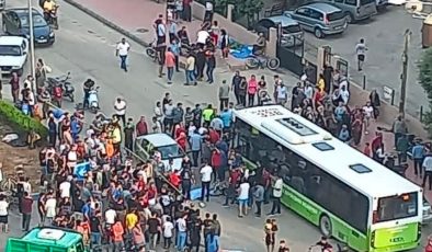 Adana’da belediye otobüsü ile motosiklet çarpıştı: 1 ölü