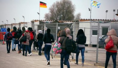 Almanya, ülke dışından göçmenlerin gelişini kolaylaştırıcı adımlar attı
