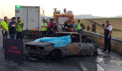 Amasya’da trafik kazası: 3 kişi yanarak öldü