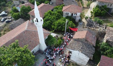 Bilecik’te şeker atma geleneği devam ediyor