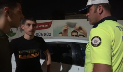 Bursa’da ehliyetsiz yakalandı, araba bağlanmaması için dil döktü