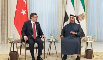 Cevdet Yılmaz ile Mehmet Şimşek, BAE Devlet Başkanı Al Nahyan ile görüştü