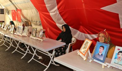 Diyarbakır’da aileler Kurban Bayramı’nda da nöbette