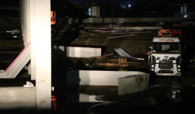 Edirne’de 3 işçi fırtına nedeniyle fabrikanın çatısından düştü