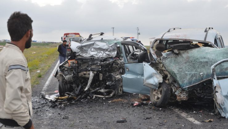 Konya’da minibüs ile kamyonet çarpıştı: 4 ölü