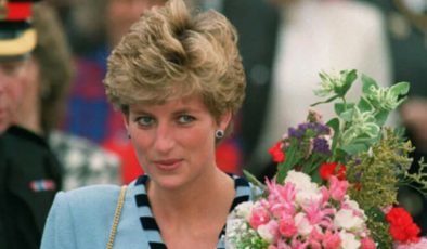Moda ikonu Prenses Diana’nın 40 yıllık kazağı satışa çıkıyor