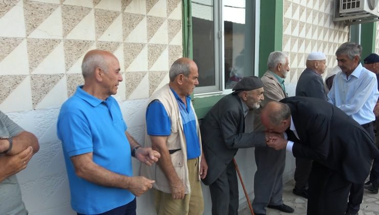 Muharrem İnce bayram namazını köyünde kıldı