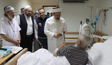 Türk hekimler, kutsal topraklarda hastalanan hacı adaylarını tedavi ediyor