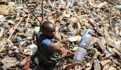 Ülkesinde plastik poşetlerin kullanımını yasaklatan Kenyalı aktivist, dünyaya açıldı