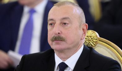 Azerbaycan Cumhurbaşkanı Aliyev: Macron özür dilemeli