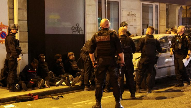 Fransa’da olaylar durulmuyor: Paris’in Şanzelize Caddesi tahliye edildi