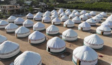 Kırgız çadırları Hataylı depremzedeler için kuruldu