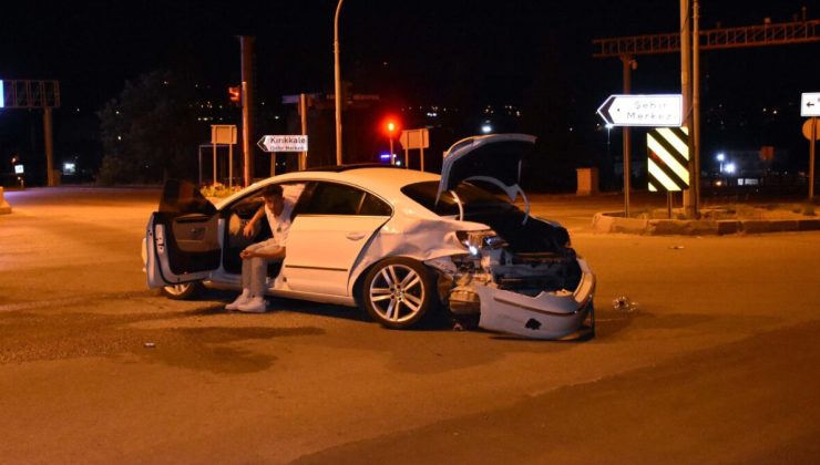 Kırıkkale’de iki otomobil çarpıştı: 5 kişi yaralandı